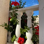Sunny (adults Only) Apartment *